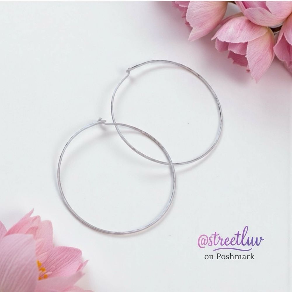 🔥 50% Off list - Stella & Dot Essential Hammered Silver Hoop Earrings